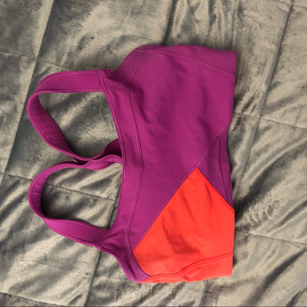 Lululemon size 2 sports bra